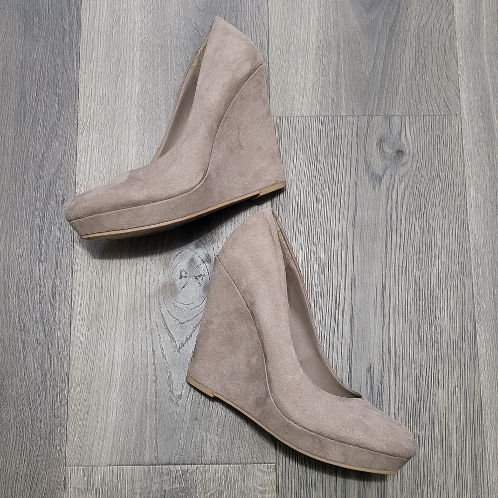 Shoes - Madden Girl Tan Seude High Heels Wedges Pumps Size 8